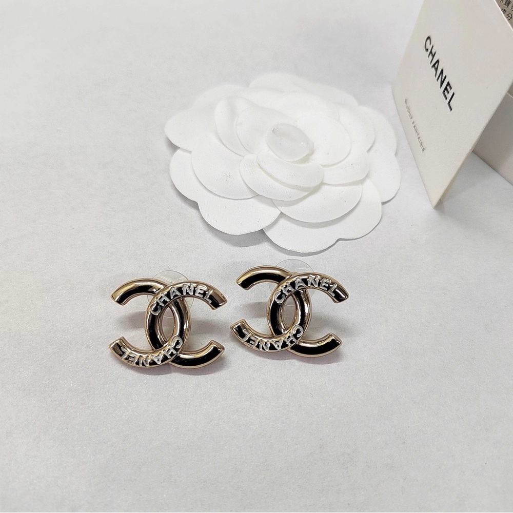 Chanel 25C CC Logo Letter Earrings Gold-Tone Studs 99% New